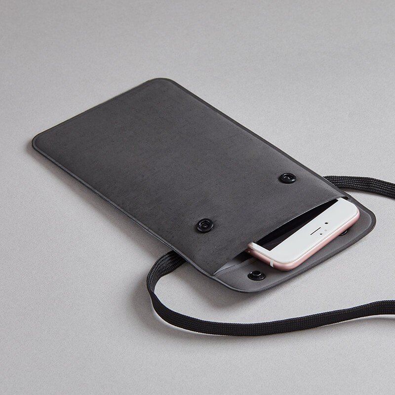 仿麂皮收納袋-鈕扣款 素面外扣 有頸帶 (3)