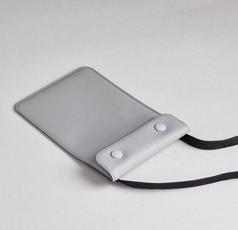 仿麂皮收納袋-鈕扣款 素面外扣 有頸帶 (6)